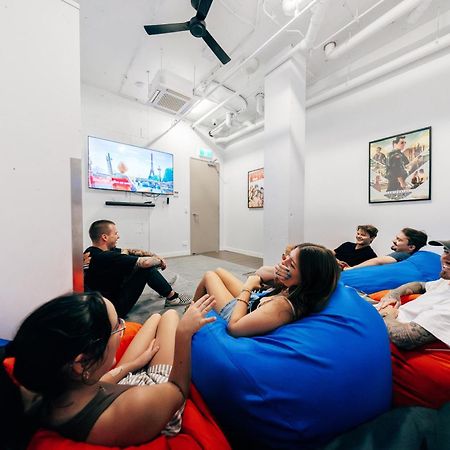 Maze Backpackers - Gold Coast Hostel Exterior photo