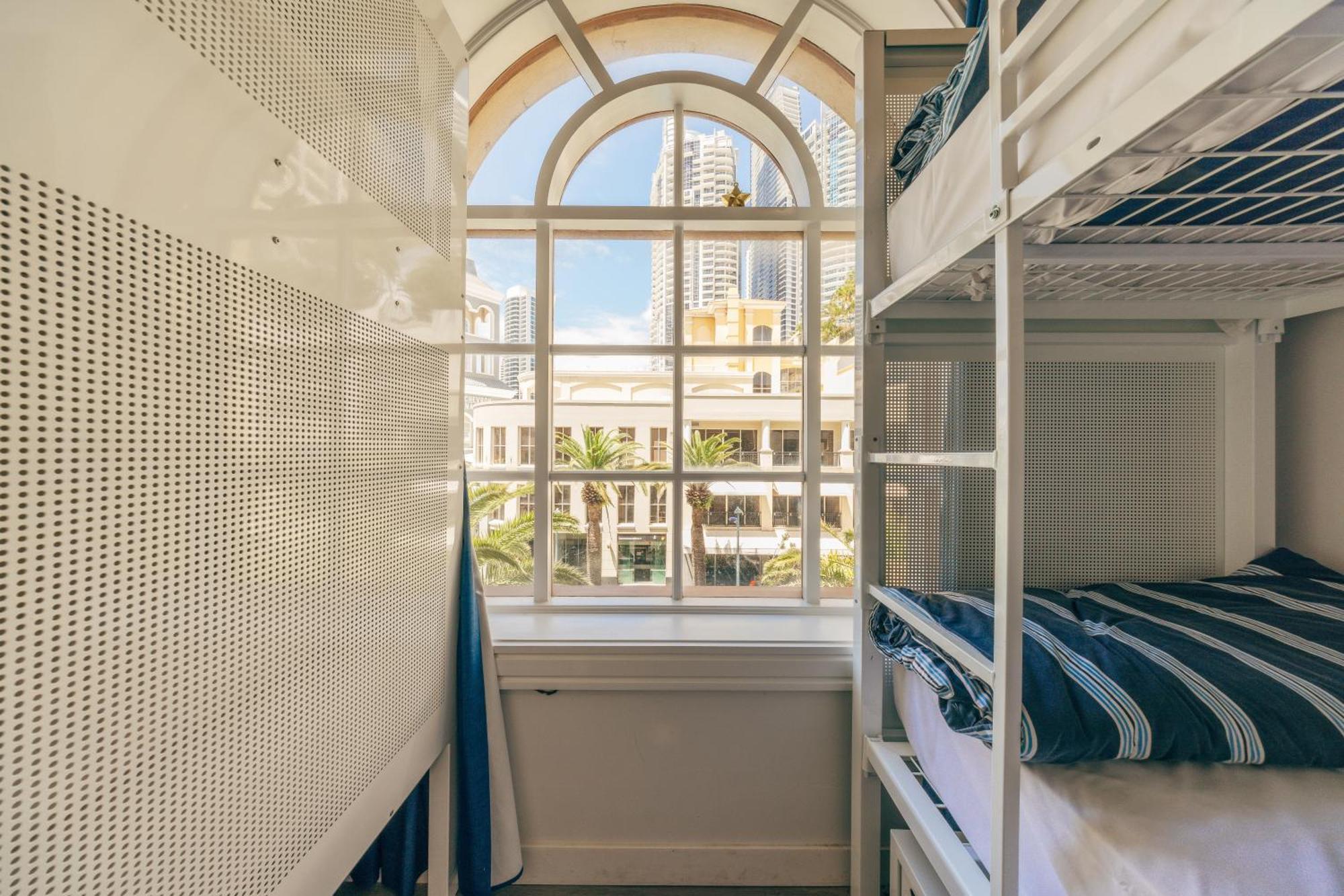 Maze Backpackers - Gold Coast Hostel Exterior photo