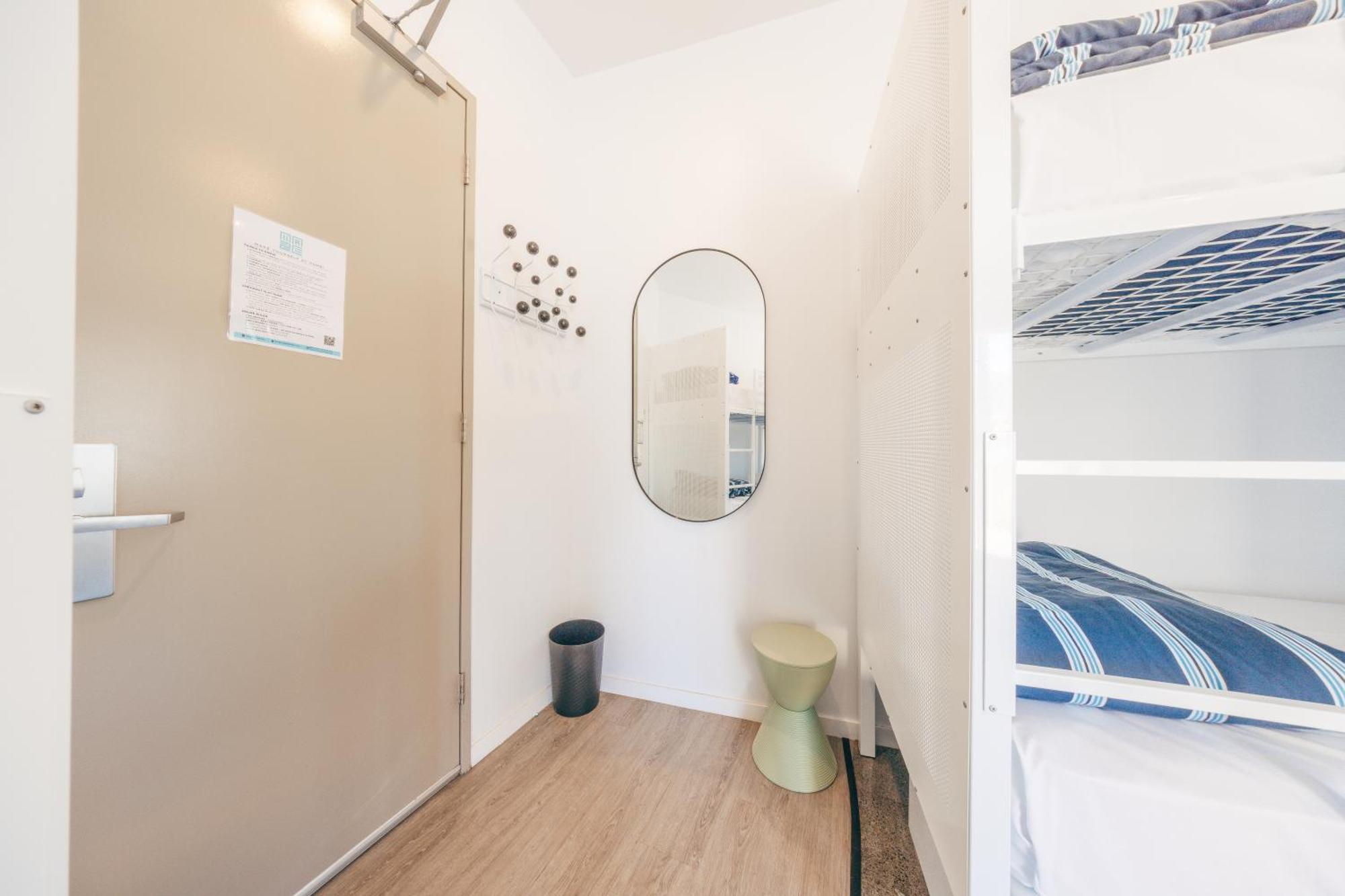 Maze Backpackers - Gold Coast Hostel Exterior photo
