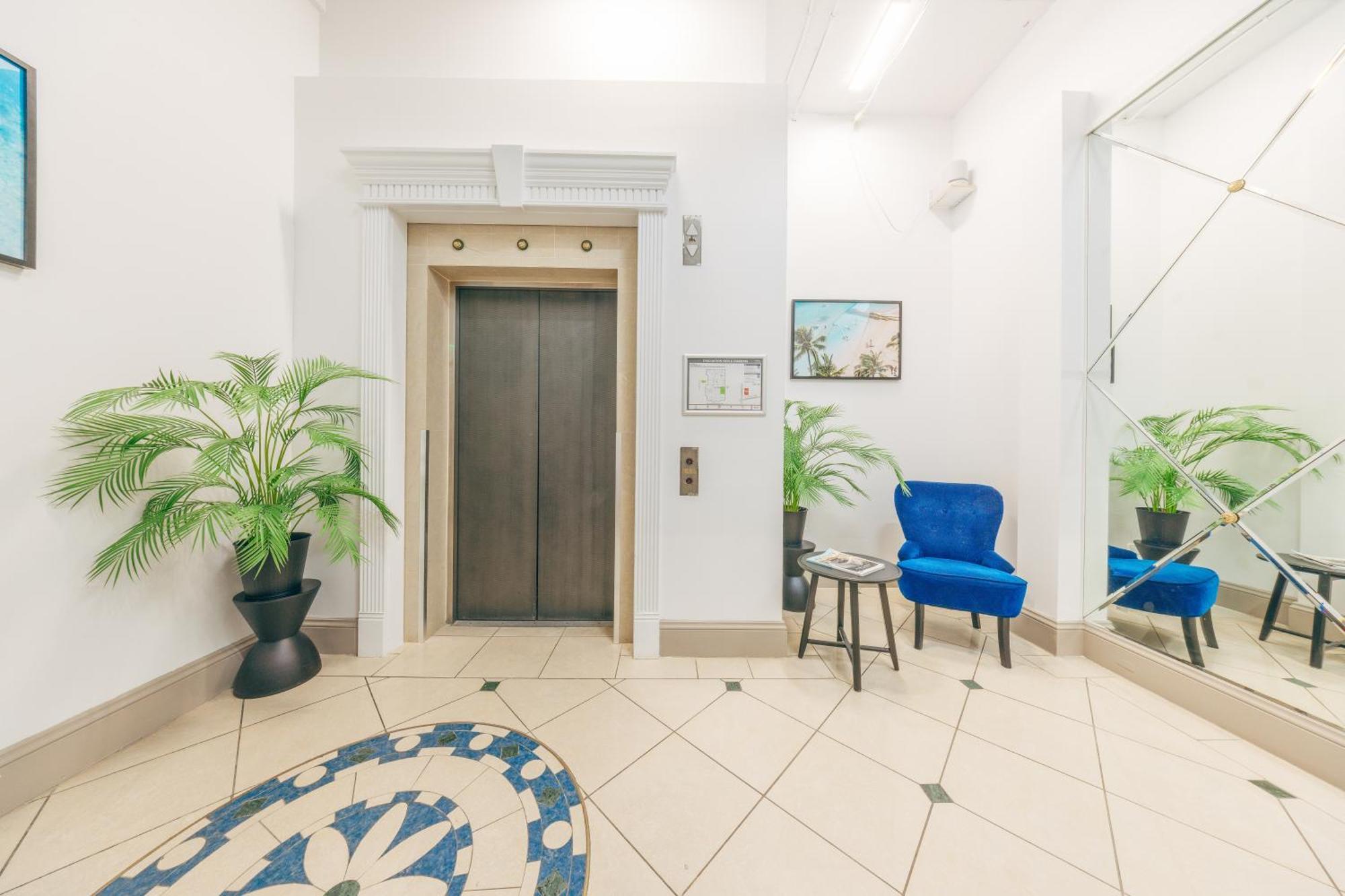 Maze Backpackers - Gold Coast Hostel Exterior photo