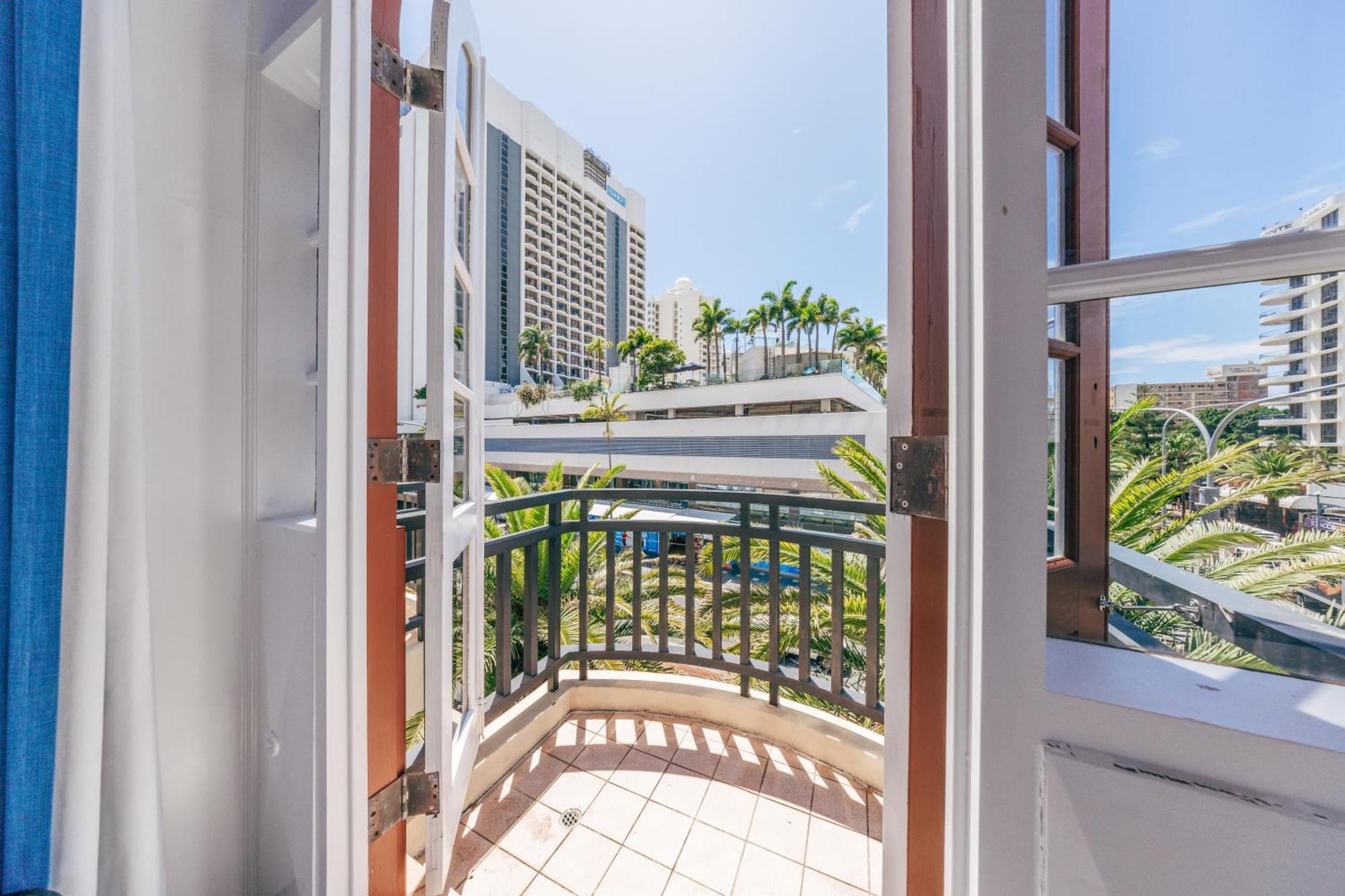 Maze Backpackers - Gold Coast Hostel Exterior photo