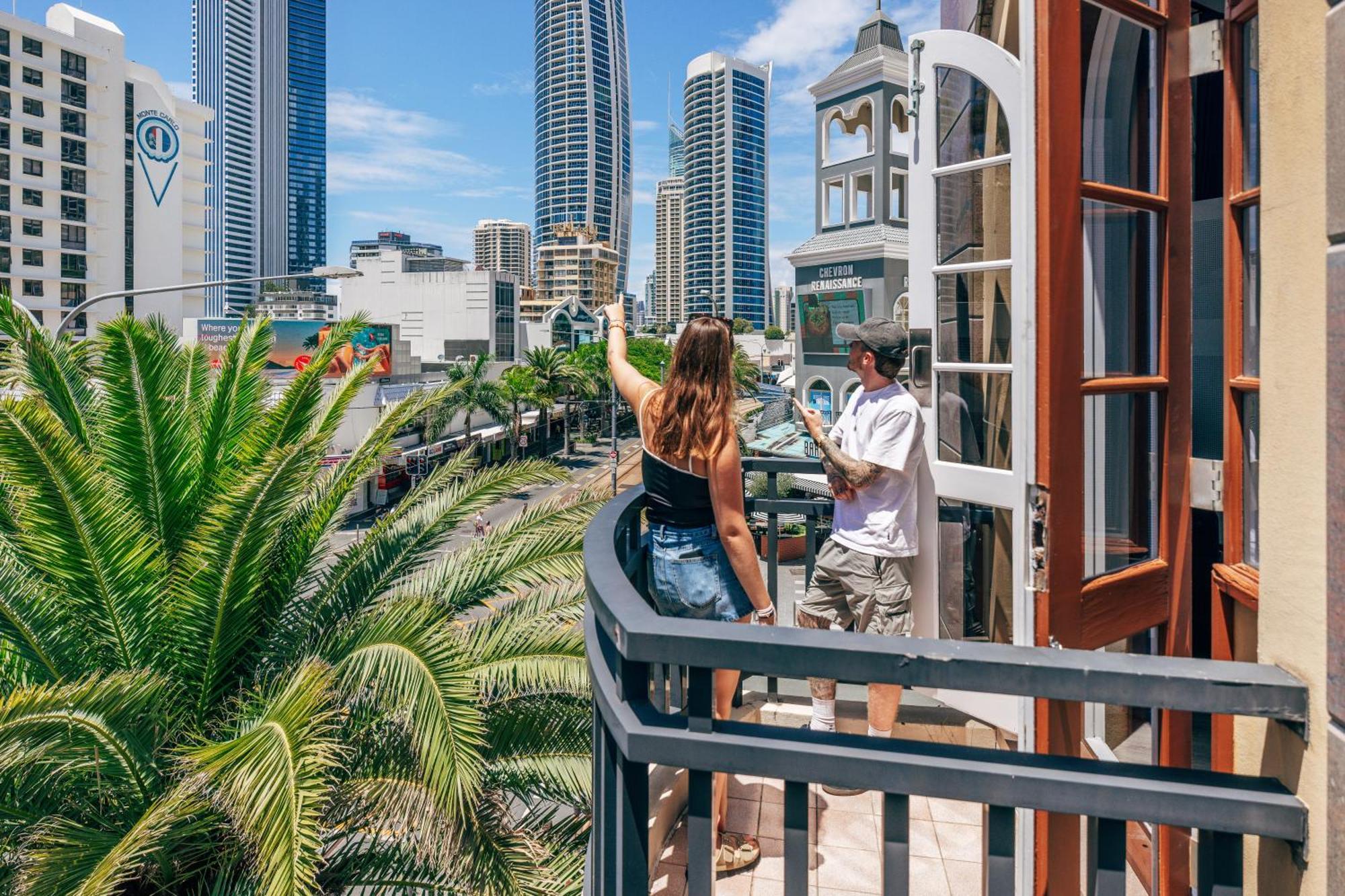 Maze Backpackers - Gold Coast Hostel Exterior photo